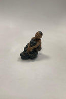 Bing og Grøndahl Figur af Kai Nielsen "Lille Bacchus med druer" No 4027 fra Druehøstserien