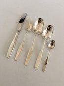 "夏洛特 "汉斯-汉森纯银餐具套装，供12人使用，共60件。