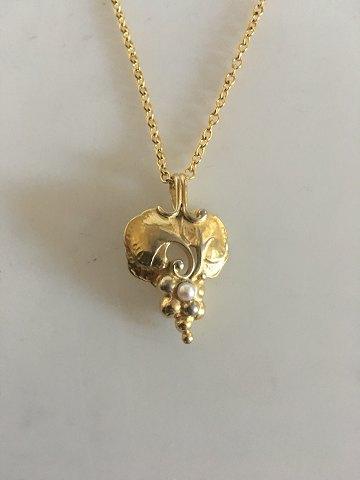 Georg Jensen Forgyldt Sterling Sølv 1996 Årshalskæde med Druevedhæng og lille perle.