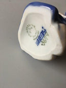 皇家哥本哈根带盖子的女孩小雕像 No 3677