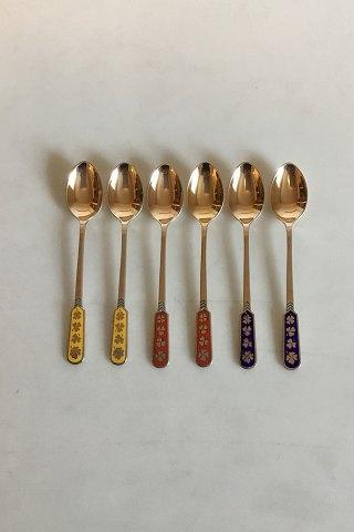 ELA Danmark Sæt på 6 stk. Mokkaskeer i forgyldt Sterling Sølv med farvet emalje