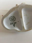 Bing & Grøndahl Figur af Kvinde der foder Høns No 2220