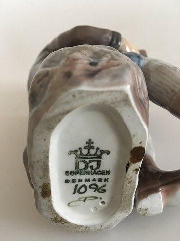 Dahl Jensen Figur Læsende Dreng No 1096