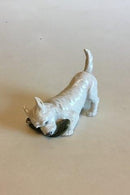 Royal Copenhagen Figur af Terrier med sutsko No 3476