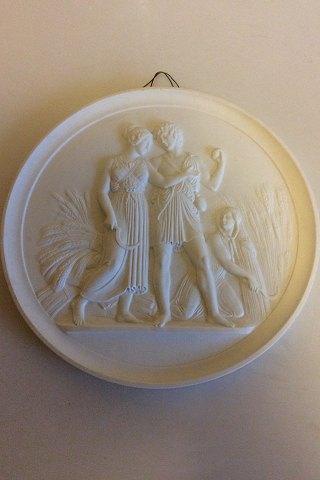 Kæmpe Royal Copenhagen Biscuit Platte Sommer No 117. Kopi fra 1842-43 af N.G.Henriksen efter Thorvaldsens original fra Rom 1836.