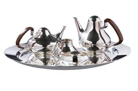 Georg Jensen Sterling Sølv Henning Koppel Te og Kaffesæt med Tekande, Kaffekande, Bakke, Flødekande og Sukkerskål No 1017