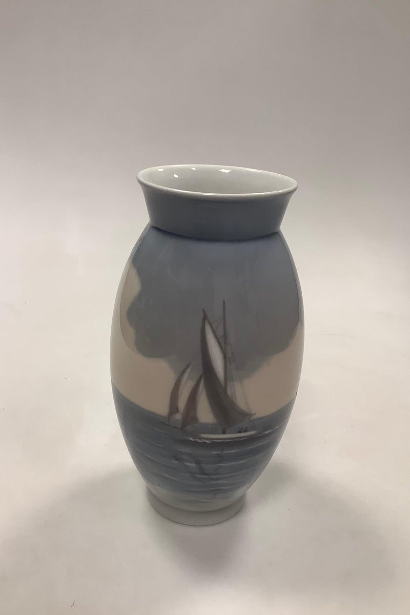 Bing og Grøndahl Art Nouveau Vase No 910 / 5410