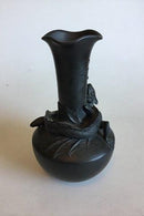 P. Ipsen, vase, sortbrændt terracotta dekoreret med Varan/Drage og Eghjort No 331