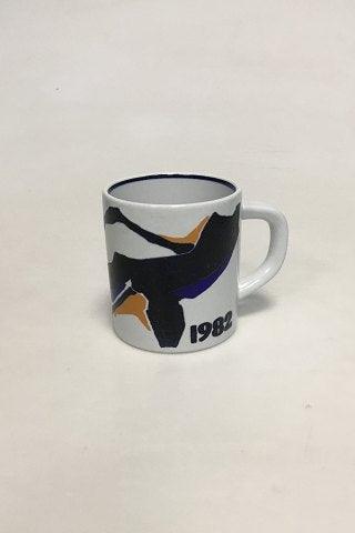 Royal Copenhagen Kleines Jahr Becher 1982
