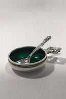 Georg Jensen Sterling Silver King Saltcellar No 62 (Green enamel) とソルトシェーカー。