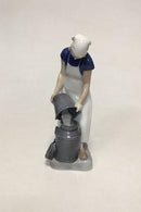 Bing og Grøndahl Figur af Pige med mælkespand No. 2181