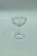 「Ejby」 リキュールグラスまたはリキュールボウル。ホルムガード（Holmegaard Glassworks）。ヤコブ・E・バング。1937年。