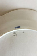 Royal Copenhagen Hvid Svejfet med takket guldkant (Stel 387 / Josephine) Ovalt serveringsfad No 1559