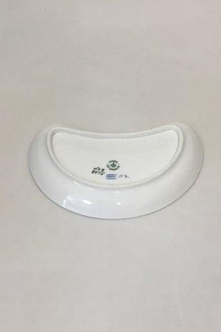 Royal Copenhagen Rosenknop Halvmåneformet fad No 8010