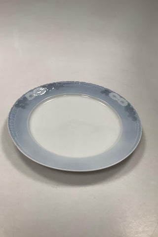 Königliches Kopenhagen / Kgl. Porzellan Sommernachtstraum Essteller Hellblau Nr 10049