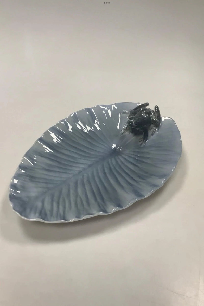 Royal Copenhagen Art Nouveau Bakke med Frø No 9