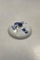 Royal Copenhagen Musselmalet Riflet Låg med sommerfugl