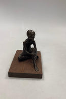 Royal Copenhagen S. G-Kelsey Bronze Figurine af Siddende Balletdanserinde fra 1975. No. 480/500