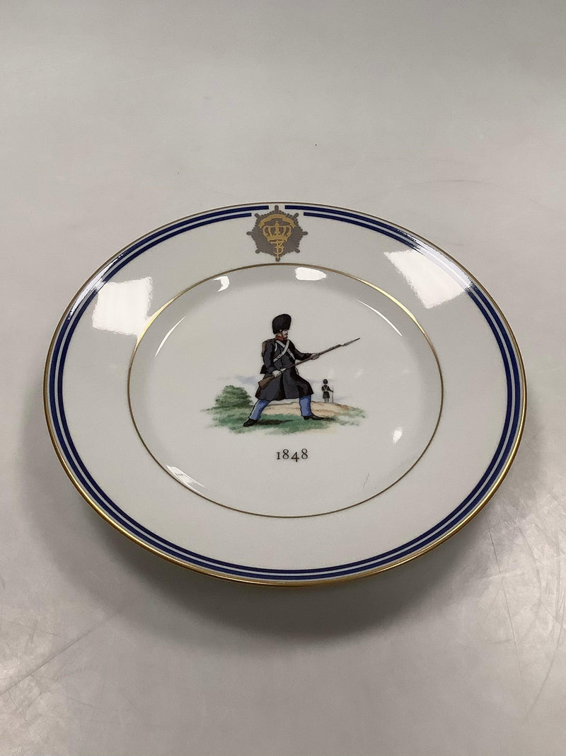 Royal Copenhagen platte uniformer fra Den Kongelige Livgarde 1848
