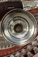 19世紀に作られた足つきの銀製ソルトシェーカー。