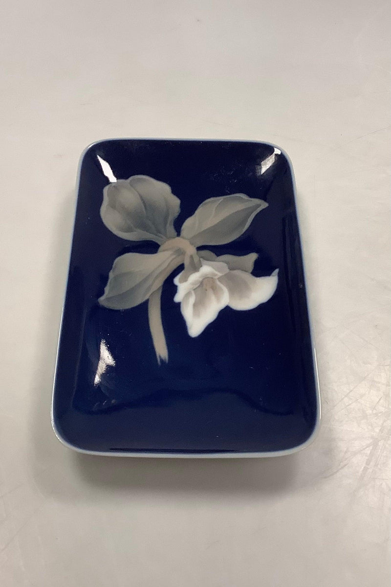 Royal Copenhagen Mørkeblå Firkant Skål med Blomster No. 2835 / 861