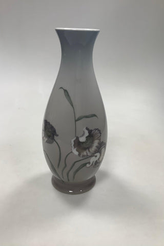 Bing og Grøndahl Art Nouveau Vase No 8760 / 505  Måler 27cm / 10.63 inch