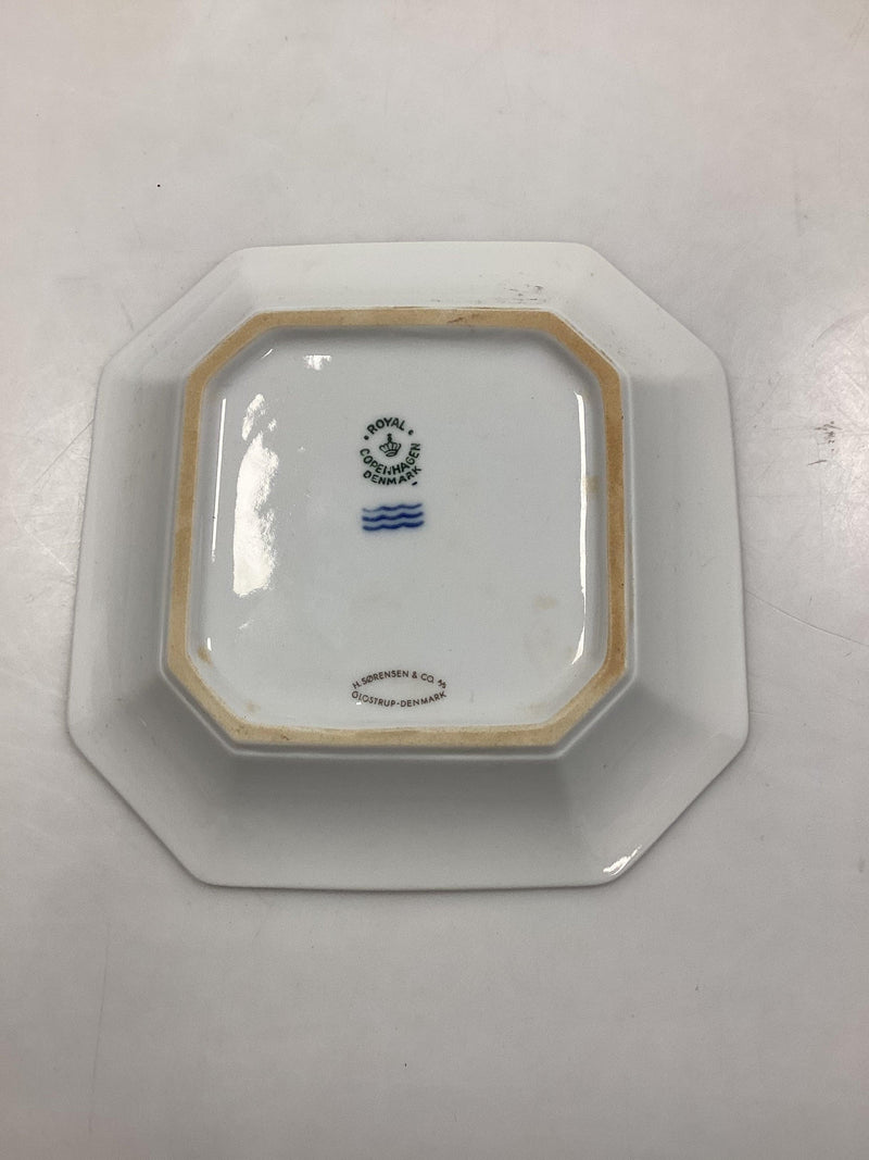 Royal Copenhagen Platte med Rosenborg H. Sørensen og Co