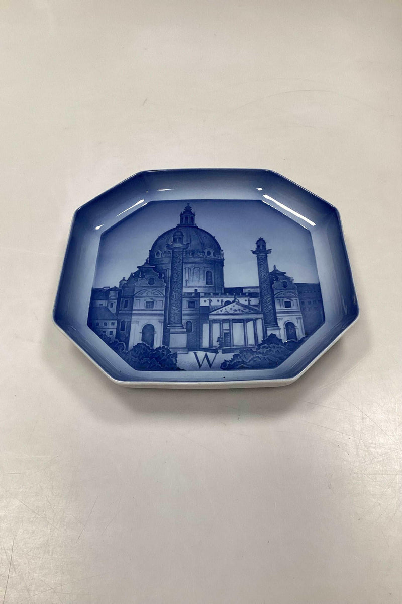 Bing og Grøndahl Alfabet Platte Wien. Designet i 1933-1934 af Ove Larsen