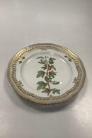 Royal Copenhagen Flora Danica Frokosttallerken No 20 / 3554 med gennembrudt kant