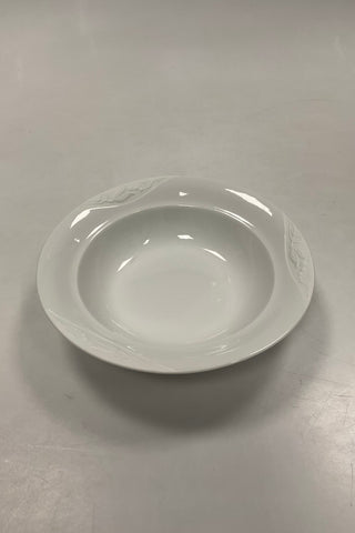 Royal Copenhagen Hvid Magnolia med uglasseret relief Dyb Tallerken No 604