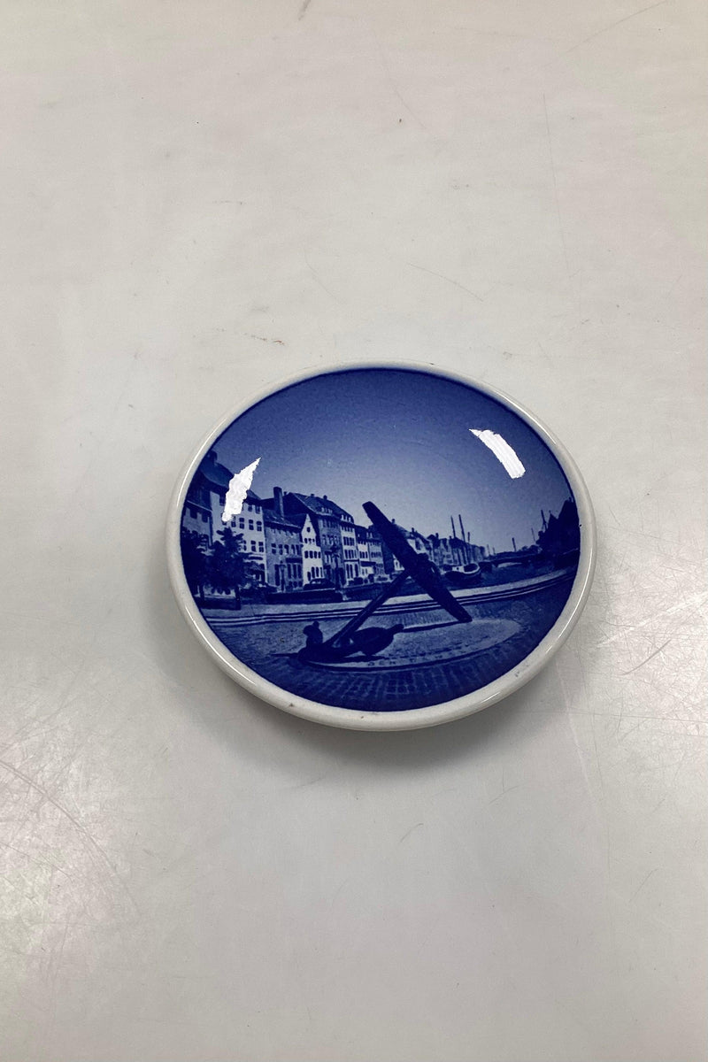 Royal Copenhagen 2010 Plaquette No 55 Memorial Nyhavn