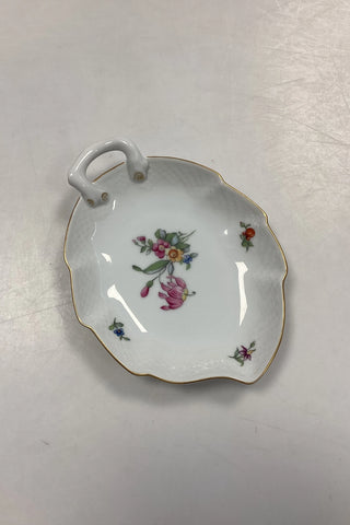 Bing og Grøndahl Saksisk Blomst, Hvid Lille Bladformet Asiet No. 356