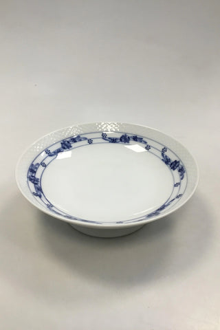 Royal Copenhagen RosebudCake bowl on Foot No 8062