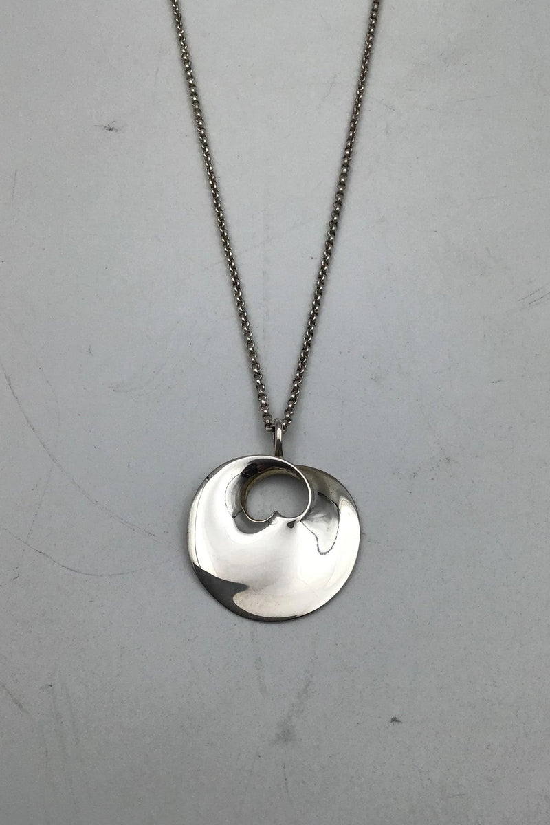 乔治-延森纯银吊坠 "隐秘的心 "薇薇安娜-托伦-布洛-胡贝（1997年）