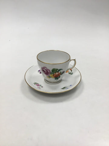 皇家哥本哈根撒克逊轻花咖啡杯与碟子 No 1870