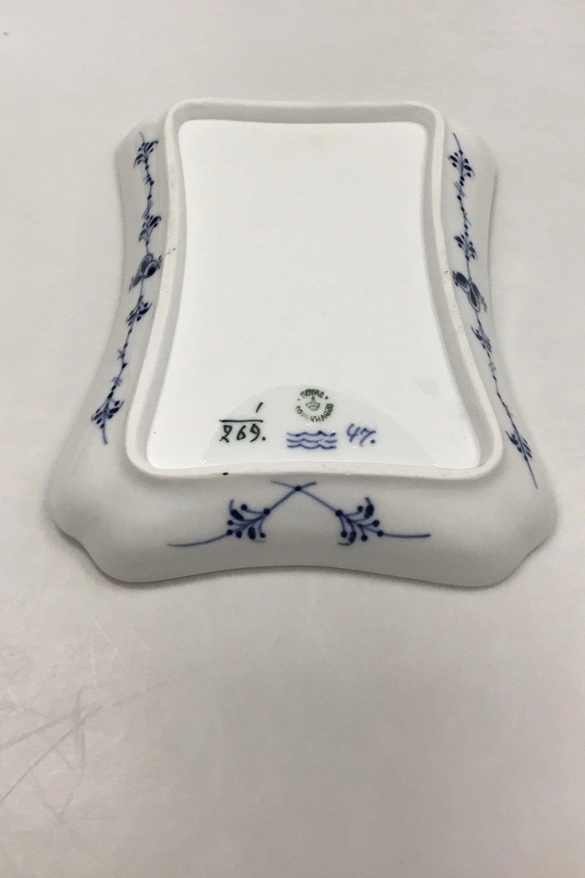 ロイヤルコペンハーゲン ブルーフルーテッドロングトレイ No 269
