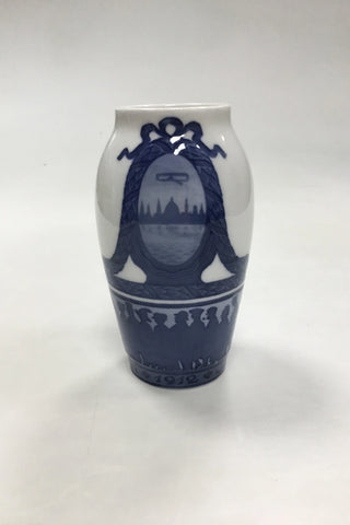 Royal Copenhagen Vase Rundskuedagen 1912 No 137
