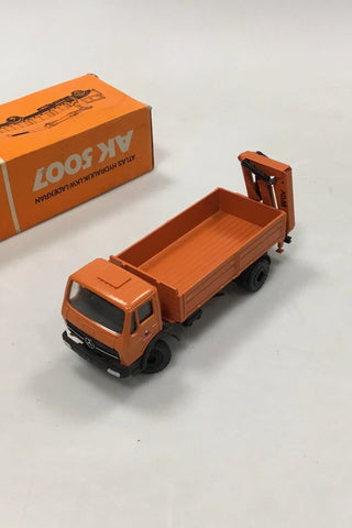 Atlasmodell eines Mercedes-Kranwagens