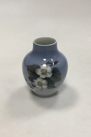 Royal Copenhagen Jugendstil-Vase mit Brombeeren verziert Nr. 288/45A