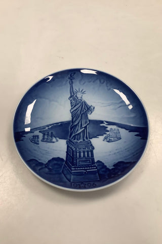 Bing and Grondahl Christmas in America Plate 1996