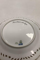 Royal Copenhagen Flora Danica Fugle Frokosttallerken No 20/3554 med gennembrudt kant.