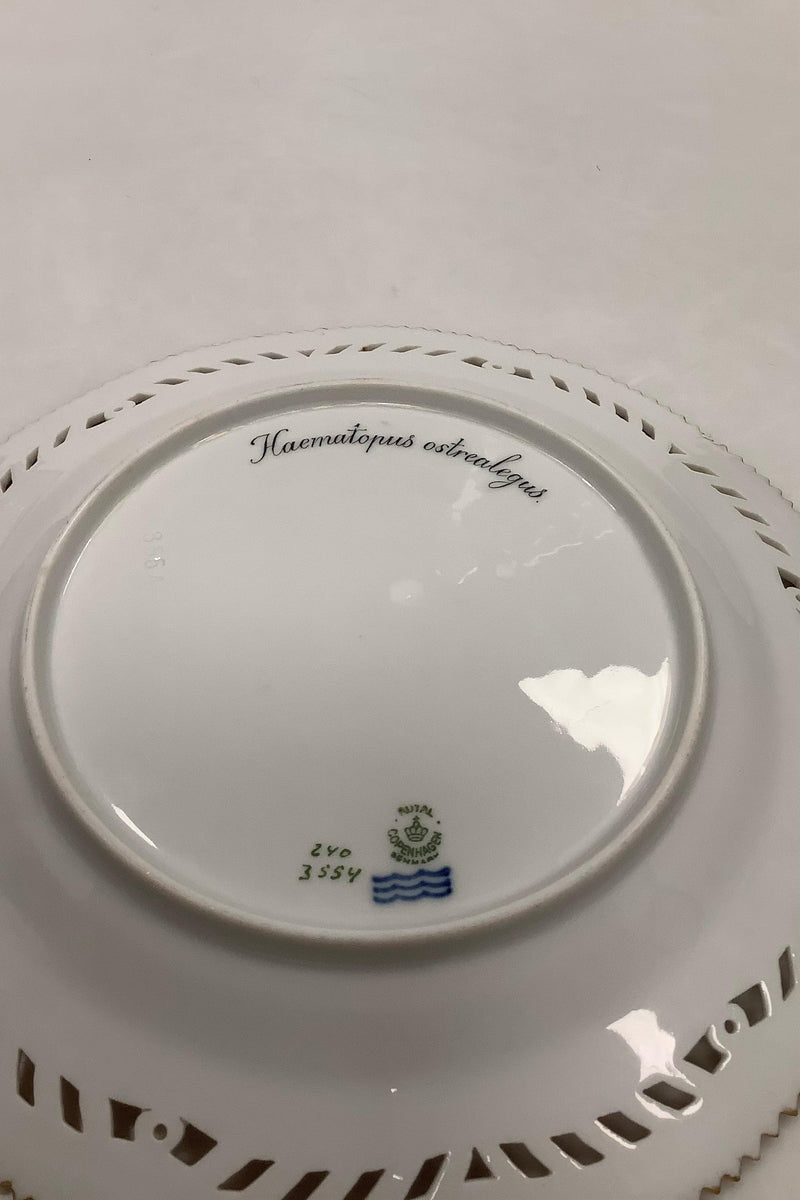 Royal Copenhagen Flora Danica Fugle Frokosttallerken No 20/3554 med gennembrudt kant.