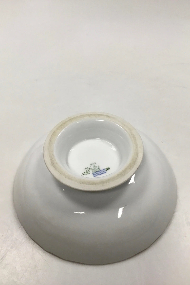 Royal Copenhagen Saksisk Blomst Let Kageskål på Lav Fod No 1532
