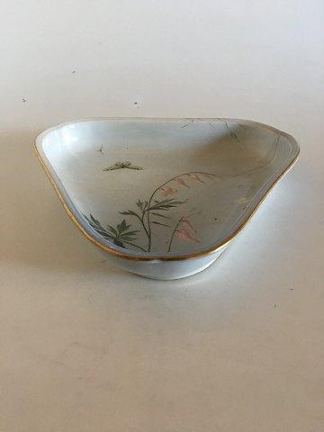 Bing und Grondahl Jugendstil-Dreikantschale mit Bussard und Libelle