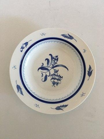 Bing Grondahl周年纪念套装/蓝色康乃馨深盘22号