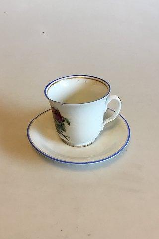 Bing & Grondahl Kaffeetasse mit Rosenstrauß dekoriert. Von 1853-1894