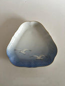 Bing & Grøndahl Måge med Guld Trekantet Fad No 40 / 354