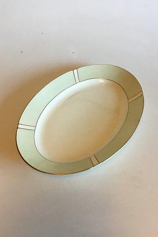 Bing & Grøndahl Ovalt fad No 15 Stel med grøn dekoration med guld på form 507(Herregaard)