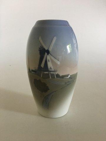 Bing & Grøndahl Vase med Møllemotiv No. 1302/6251