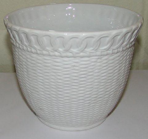 Bing and Grondahl Biscuit花盆 No 6114